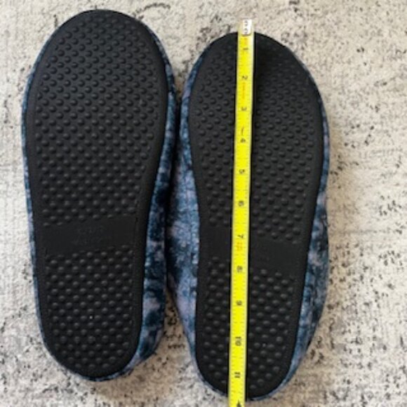 🧡3/15 AC/DC Tie-Dye Plush Slippers Embroidered Logo Women's XL 12/13 (Men's 11) - Picture 6 of 8